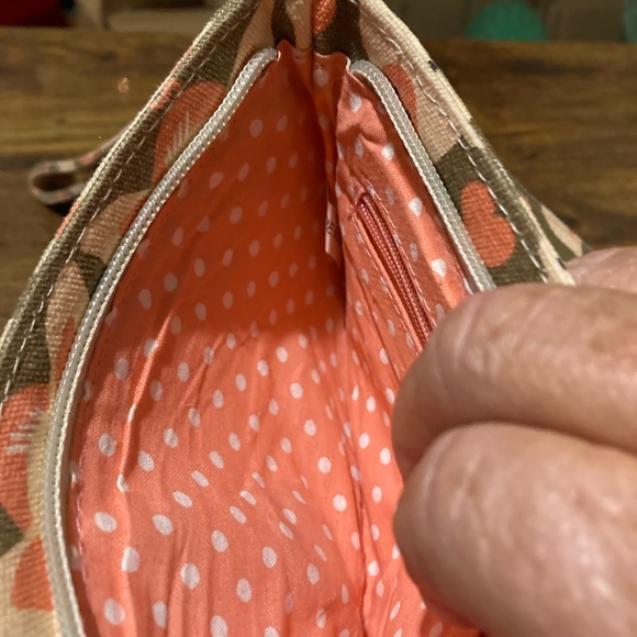 Bungalow 360 vegan natural canvas wristlet - Picture 6 of 7